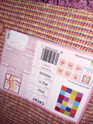 Alfombra grande multicolor de tela