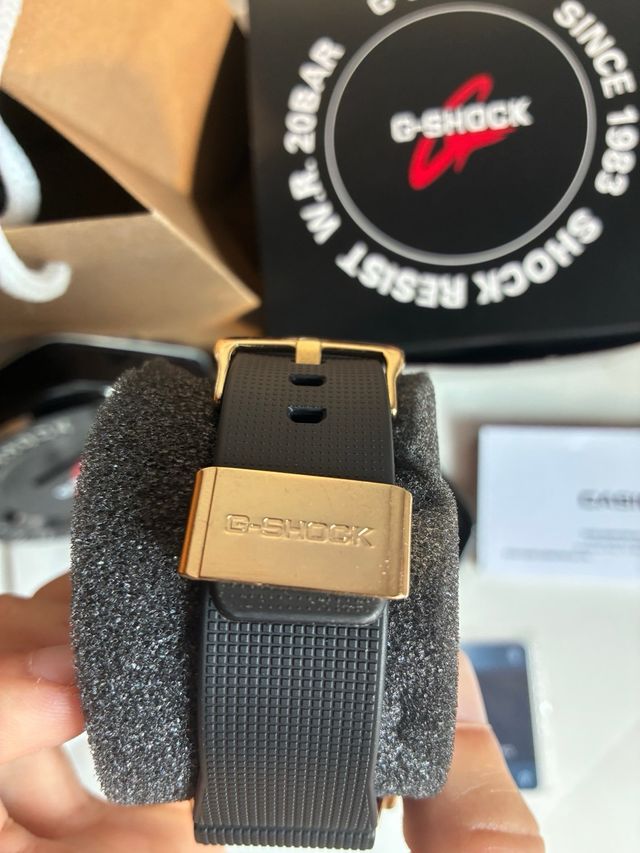 Reloj Casio G-Shock Dorado y Negro