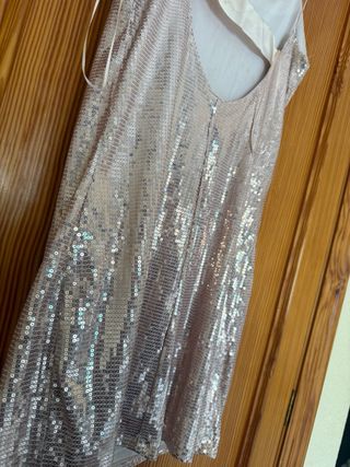 Lote vestidos e un mono