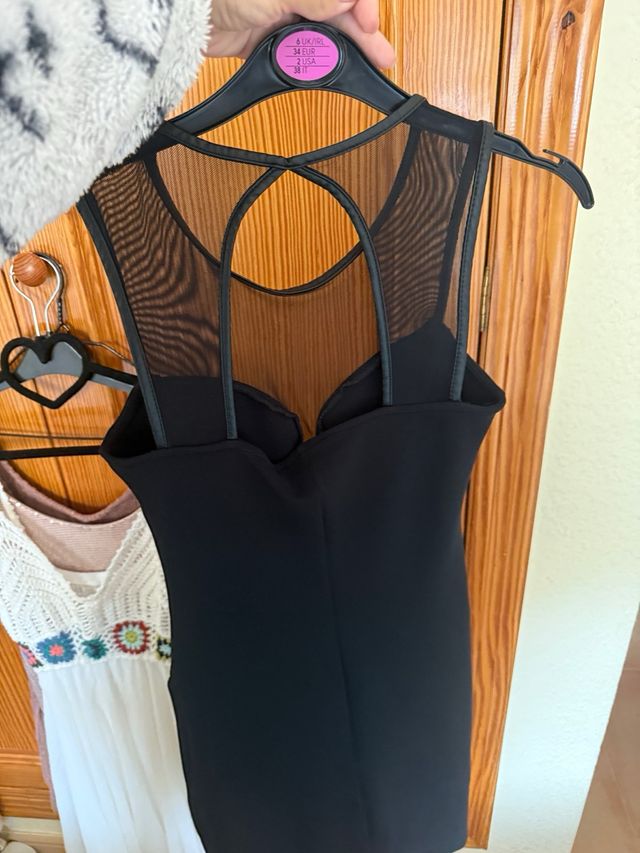 Lote vestidos e un mono