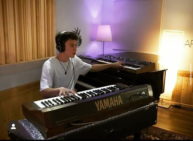 Clases de piano con pianista/teclista profesional.