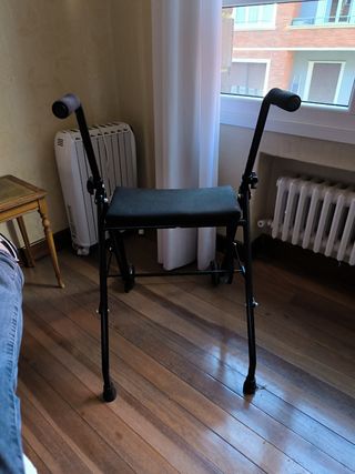 Andador para adultos con asiento KMINA
