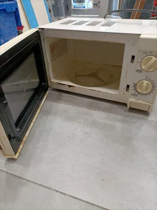 Horno Microondas Nevir NVR-6122 M