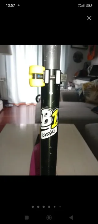 Bicicleta infantil rosa con ruedines