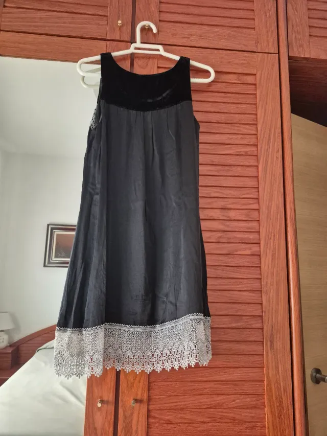 Vestido Nekane Negro con Encaje y terciopelo