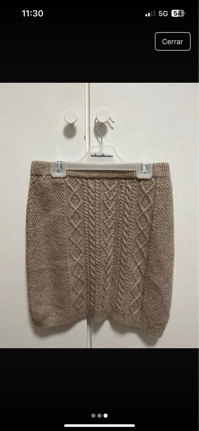 Falda de lana beige trenzada