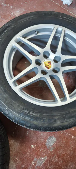 2 Llantas Porsche originales 18  macan o similar
