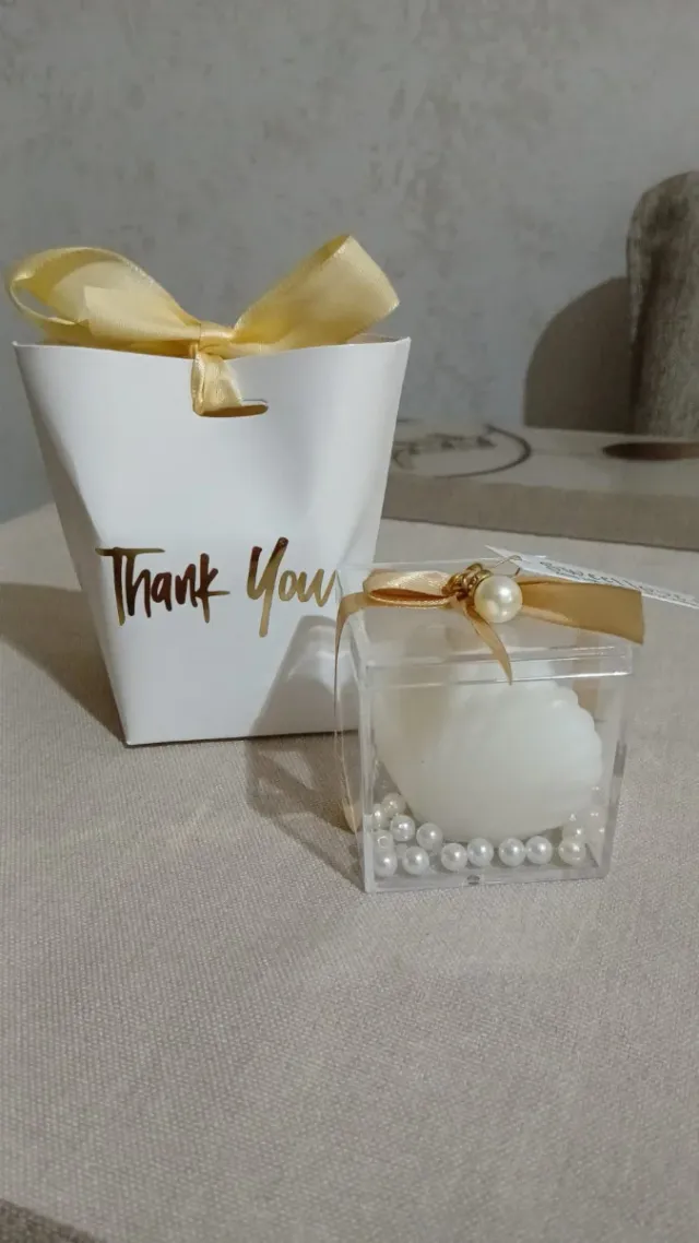 Bomboniere con candela e perle