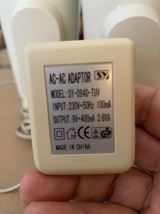 Altavoces con adaptador AC