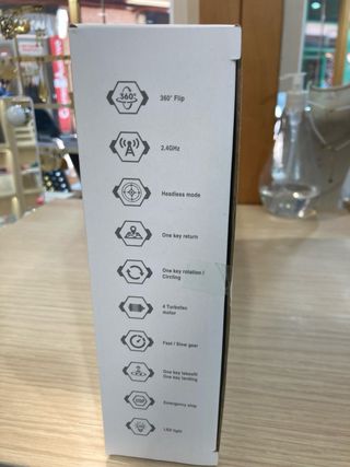 Dron Thunder Charge tipo avión