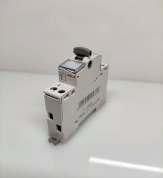 Bticino F61N32C - Commutatore con zero centrale 