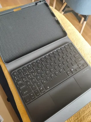 Teclado Inalámbrico iPad Air/ Pro SIN ESTRENAR 