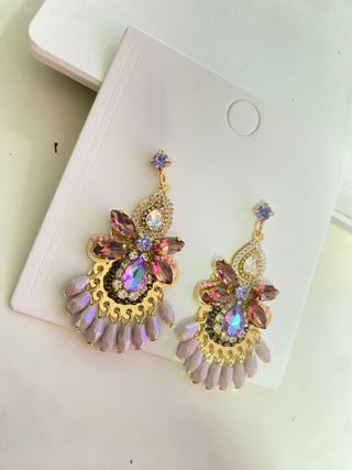 Pendientes étnicos pedrería dorados morados