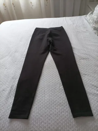 Pantalón pitillo chica negro