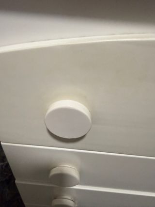 Mesa y cómoda blanca lacada