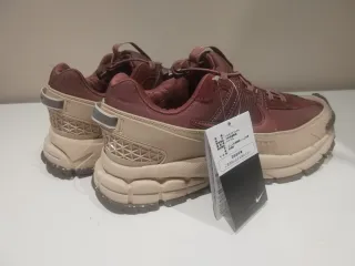 Nike Zoom Vomero Deportivas Beige/Rojo