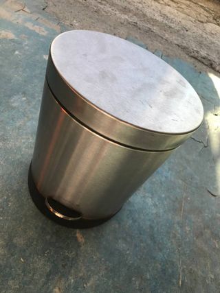Cubo basura baño metal y plástico