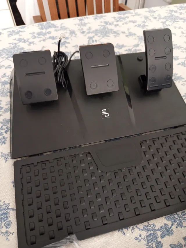 Volante Subsonic Superdrive con Pedales y Palanca