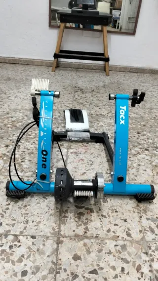 Rodillo Tacx ONE azul casi nuevo