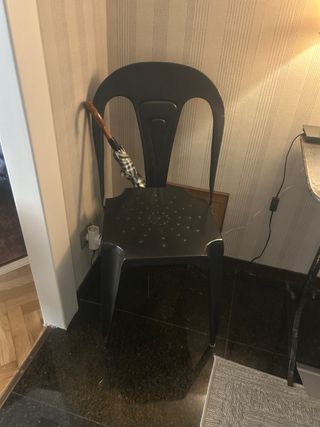 Silla de hierro negra