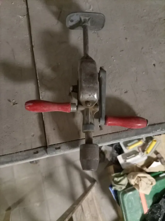 Taladro manual vintage