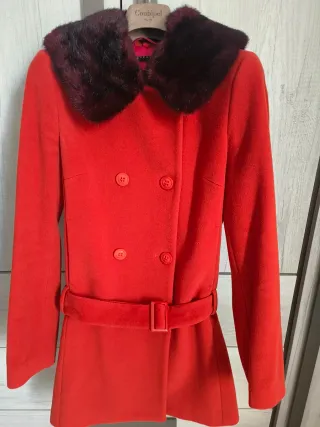 Cappotto Sisley arancione con ecopelliccia