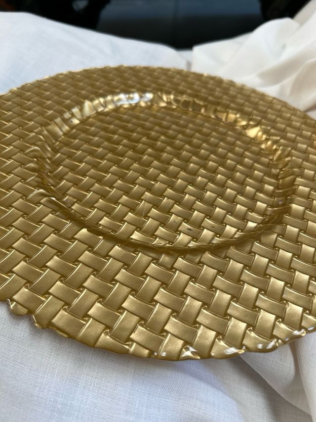 Piatti bassi in cristallo dorato, disponibili 300 unità