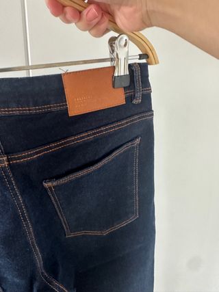 Pantalón vaquero azul oscuro