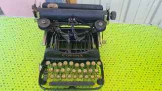 Máquina de escribir Corona antigua 1917
