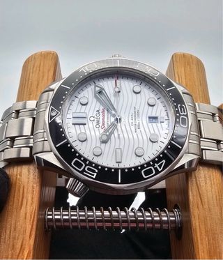 Omega Seamaster Diver 300M (white dial)