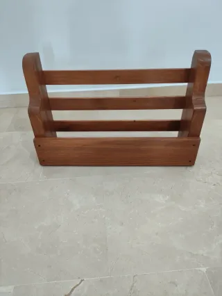 Revistero de madera maciza