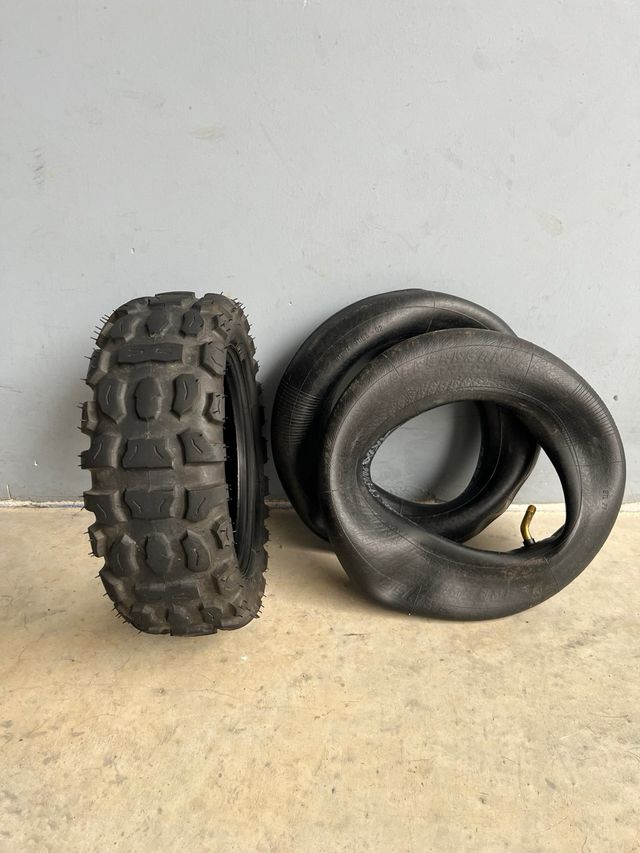 Neumático patinete 11”..90/65-6.5 y dos camaras.