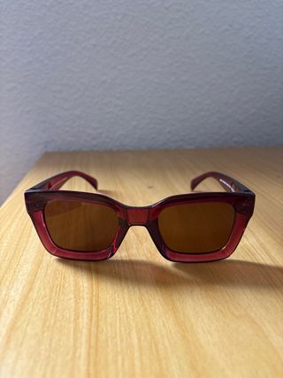 Gafas de sol rojas