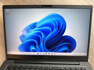 Ordenador portátil DELL Latitude 7300