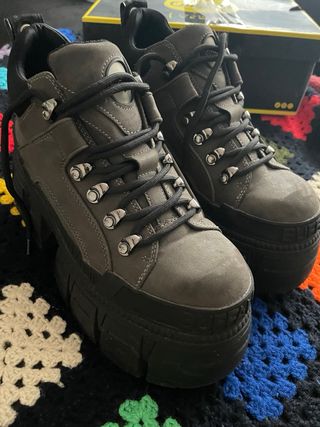 Botas Buffalo GOSPHER HIKE Plataforma Gris Oscuro