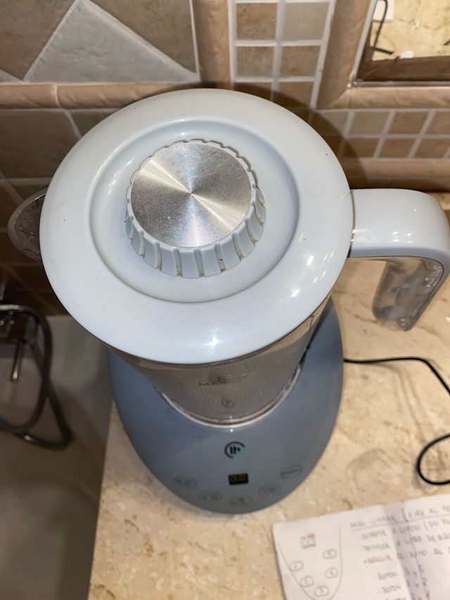 Jarra de agua hidrogenada