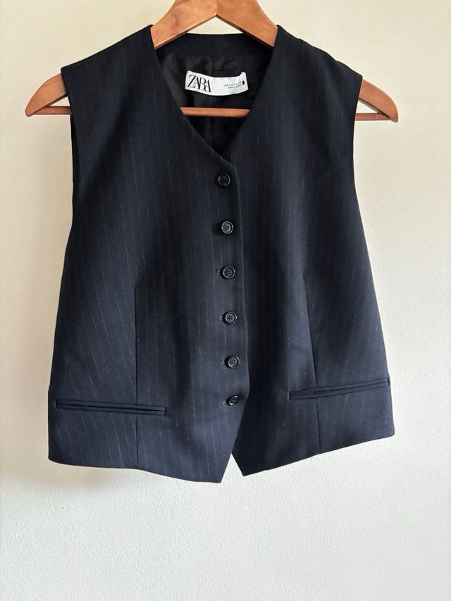 Traje Zara Chaqueta y Falda Negro