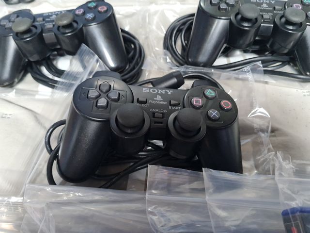 Console PS2 nera + 3 controller + 15 giochi