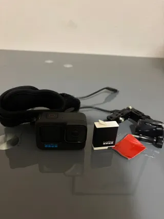 GoPro Hero 11 y Accesorios