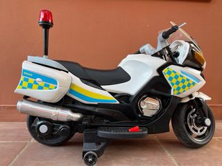 Moto d Policía ATAA Pro para 2 niños y con batería