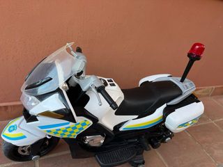 Moto d Policía ATAA Pro para 2 niños y con batería