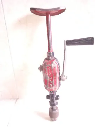 Taladro manual antiguo Germán