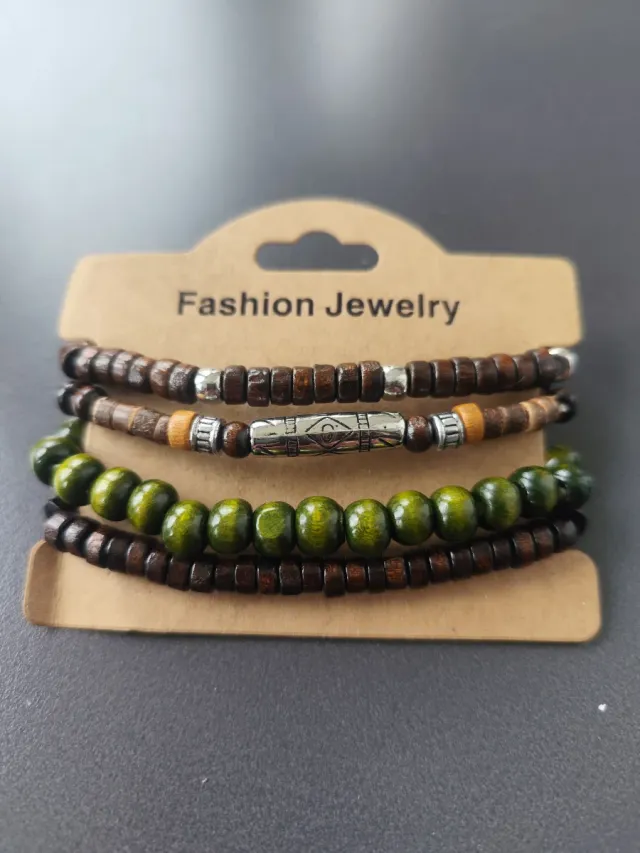 Pulseras de madera estilo étnico
