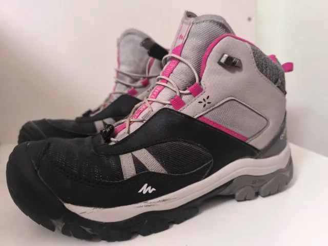 Botas montaña y trekking niño Quechua