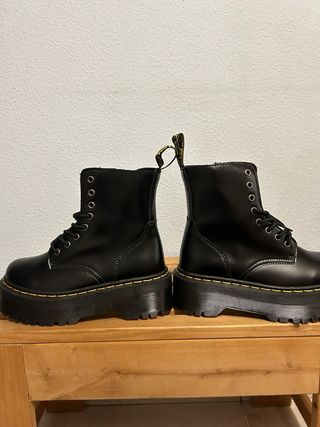 Stivali con plateau neri Dr. Martens