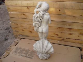 Escultura de Venus de piedra