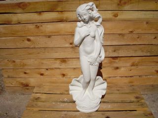 Escultura de Venus de piedra