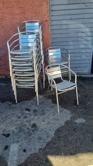 Sillas de aluminio apilables