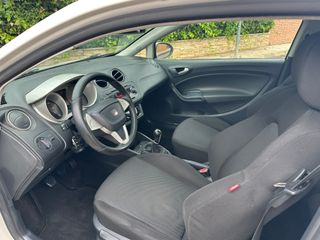 -SEAT Ibiza SC 1.6 TDI 105cv Sport -