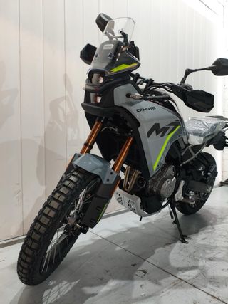 CFMOTO 450 MT